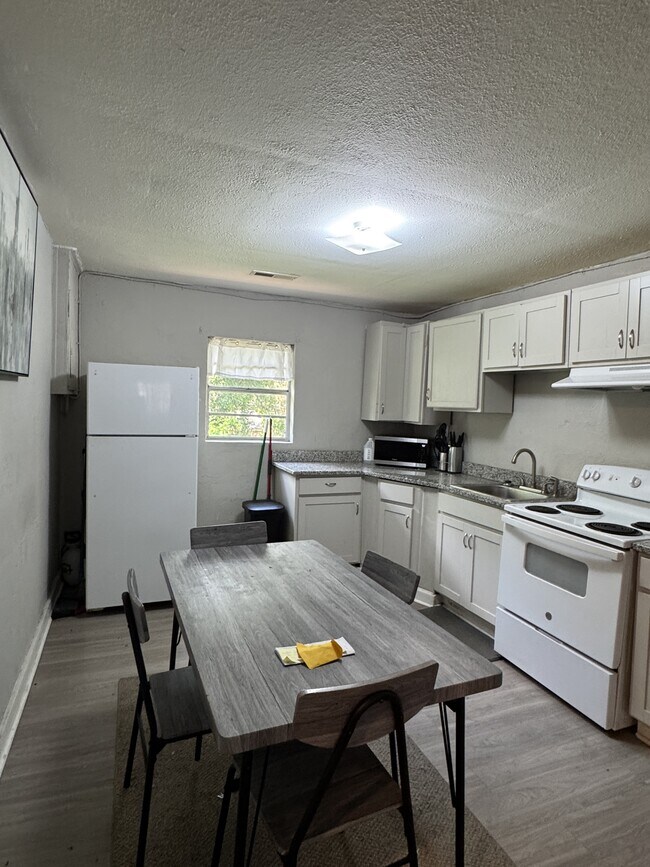 Foto del edificio - 612 31st Ave S