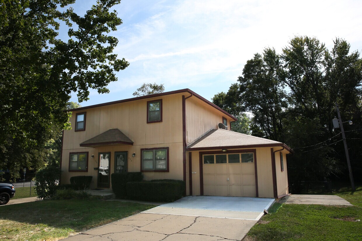 553 Ohio St, Leavenworth, KS 66048 Townhome Rentals in Leavenworth KS