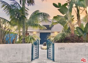 Building Photo - 1153 N Poinsettia Pl