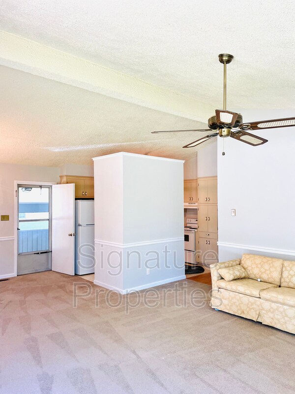 Foto del edificio - 1728 Norwood Ave