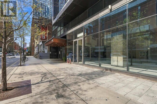 Building Photo - 290 Adelaide St W