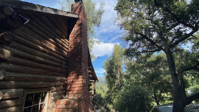 Building Photo - 615 Falls Dr