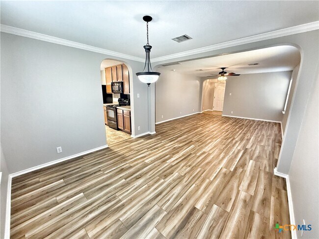 Building Photo - 2137 Dorman Dr