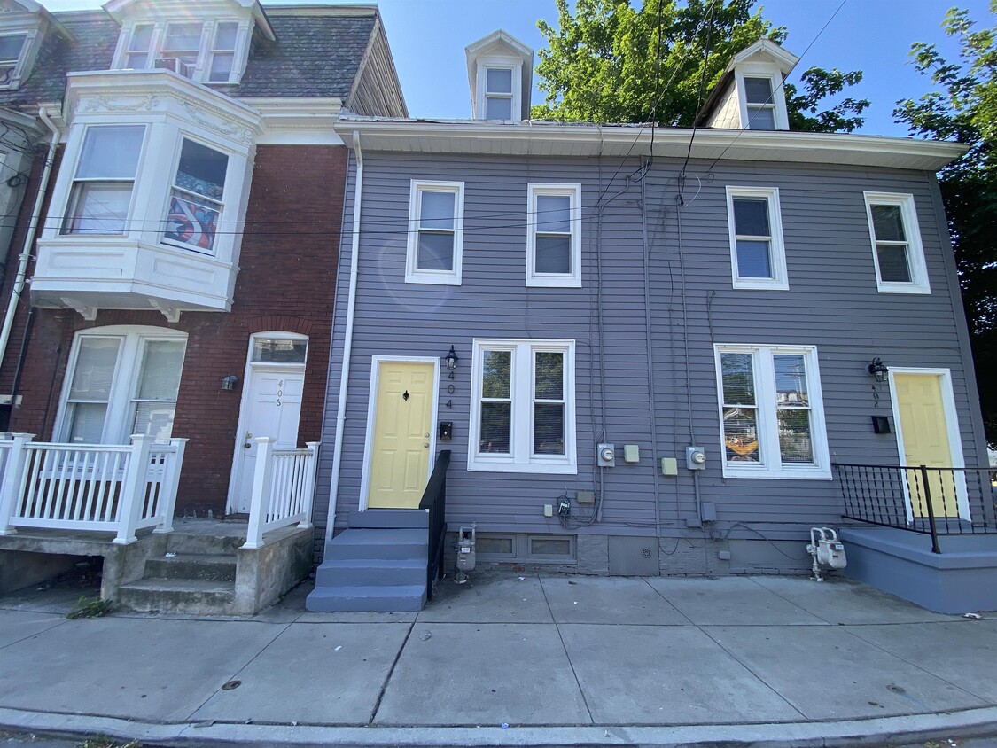 404 E King St, York, PA 17403 - House Rental in York, PA | Apartments.com