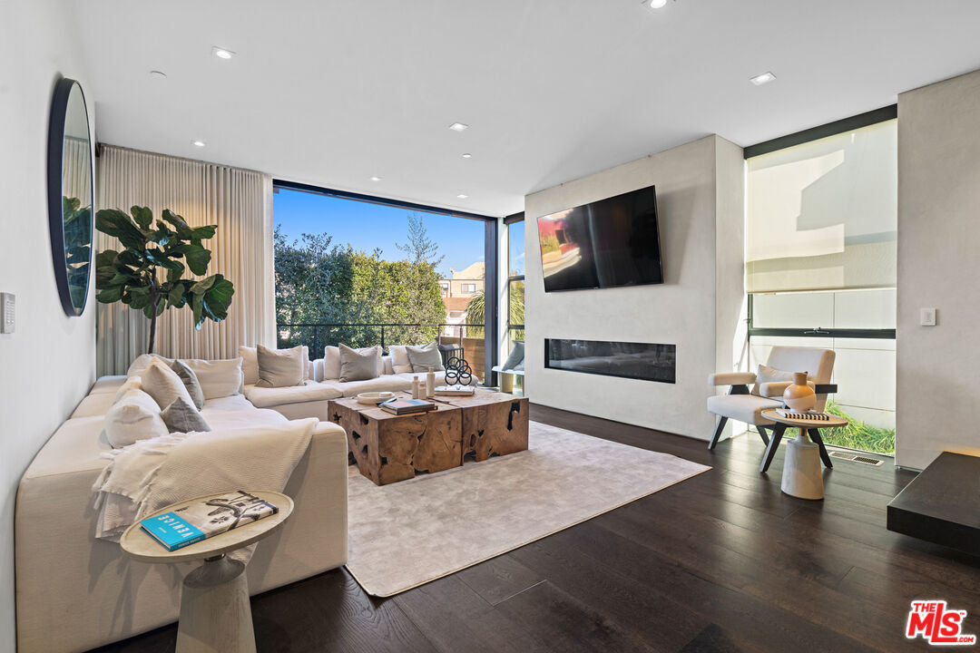 2331 Abbot Kinney Blvd, Los Angeles, CA 90291 House Rental in Los