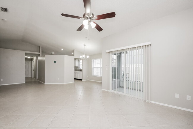Foto del edificio - 2653 Walden Ct