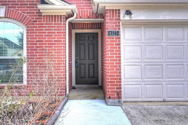 Building Photo - 4523 Long Creek Dr