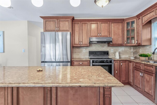 Foto del edificio - 45 21 Iris Ln