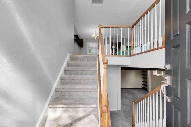 Foto del edificio - 3 bedroom, 3 bathroom home with 2 car garage