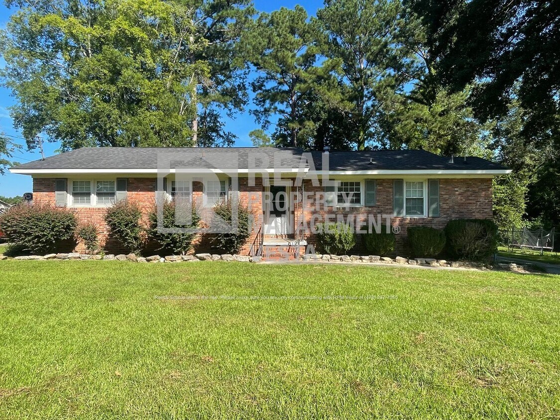 Primary Photo - 2458 Kensington Rd