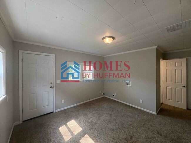 Building Photo - Two Bedroom | Two Bath House