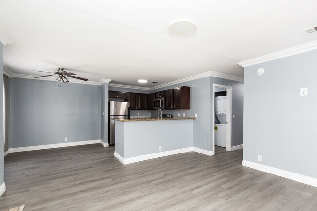 Building Photo - Charming 3-Bedroom, 2-Bath Condo in Centra...