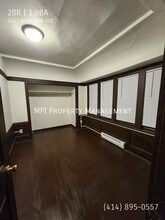 Building Photo - 4142 W Lisbon Ave