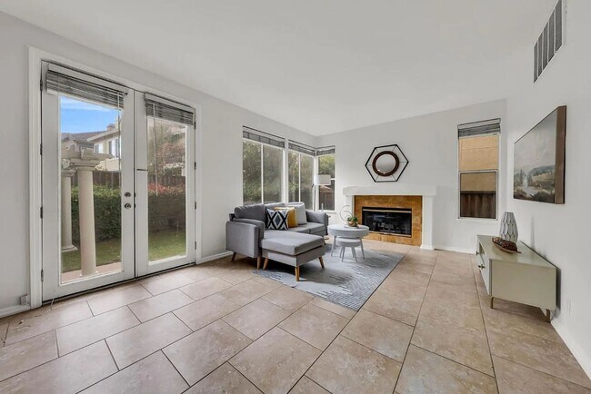 Foto del edificio - Spacious 4 bedroom, 2.5 bath home in gated community!