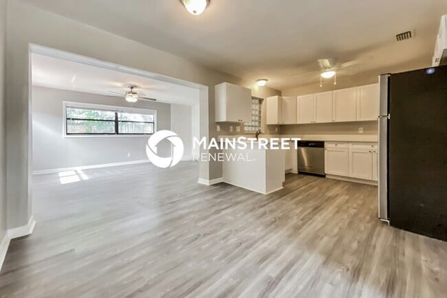 Building Photo - 4 Bedroom Pet-Friendly Home in Clearwater,...
