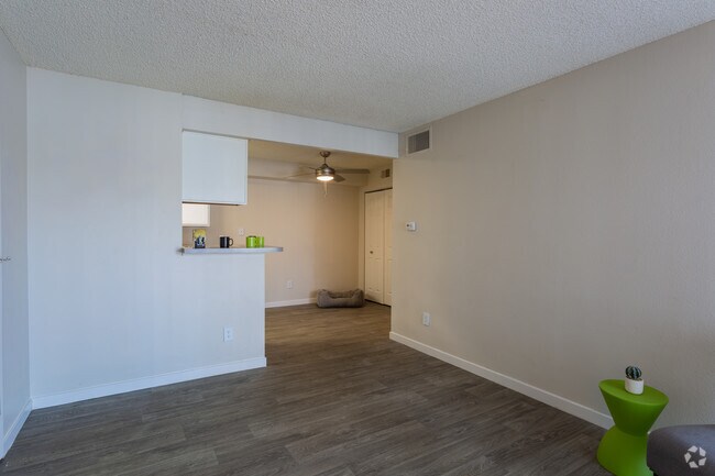 1HAB, 1BA - 600 ft² - The Huntington