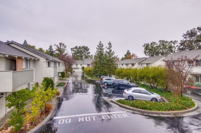 Photo - 10834 Northview Sq Apartment