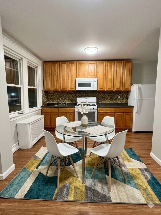 Foto del edificio - ??? UPDATED 3 BEDROOMS AND 1.5 BATHS HOME LOCATED IN WEST OAK LANE ???