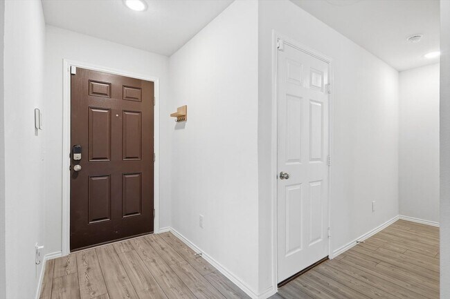 Building Photo - 16041 Pious Dr