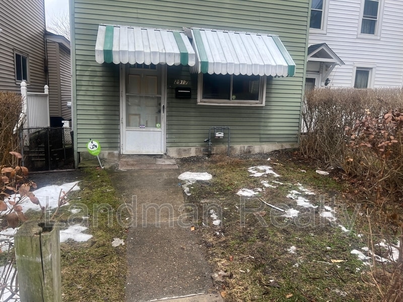 Photo - 2917 Shadeland Avenue