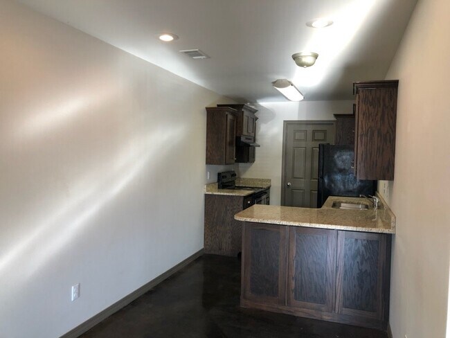 Foto del edificio - 56 W Center St