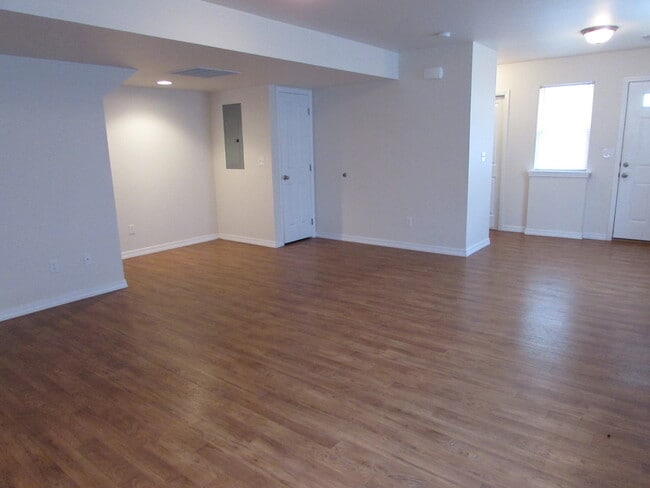 Building Photo - 6538-MF1-E2