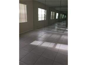Foto del edificio - 801 Twin Lakes Dr