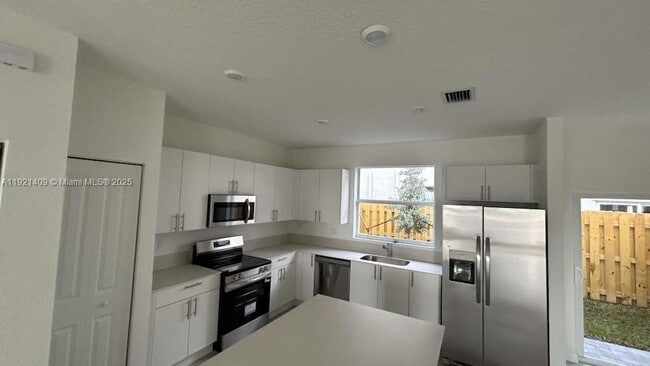 Foto del edificio - 1126 NW 2nd Ter