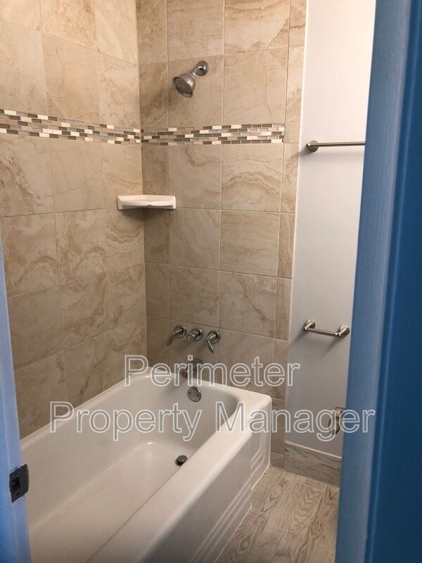 Foto del edificio - 7352 Old Kings Rd S