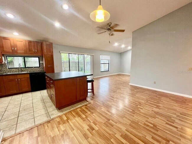 Building Photo - 11303 Waveland Way