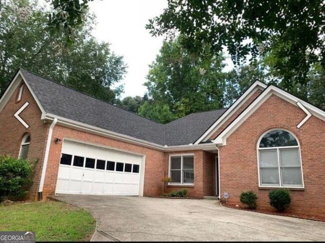 Foto del edificio - 3530 Pierce Arrow Cir