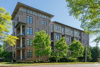 Building Photo - 1706 18th Ave S