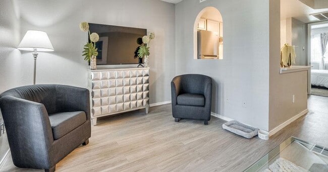Building Photo - Mateo Apartment Homes