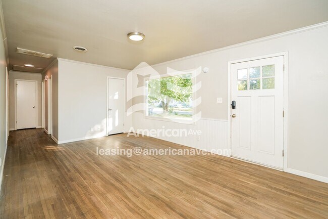 Building Photo - 3123 E Xyler St