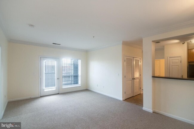 Building Photo - 4850 Eisenhower Ave