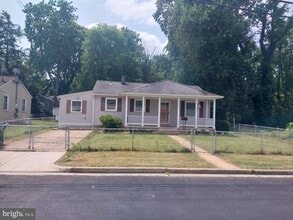 Building Photo - 3603 Elmwood Dr