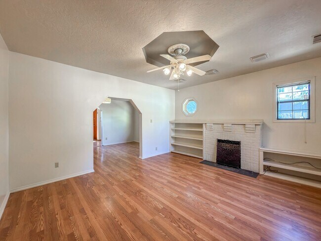 Foto del edificio - Charming Fort Smith Home - 2 Bed, 1 Bath (...