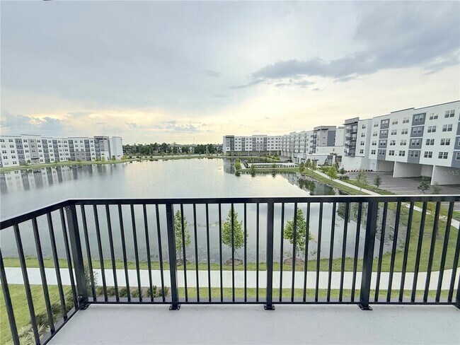 Foto del edificio - 5563 Millennia Park Dr