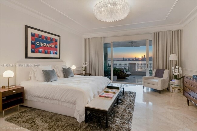 Foto del edificio - 4822 Fisher Island Dr