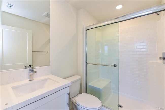 Foto del edificio - 16432 Compass Ave