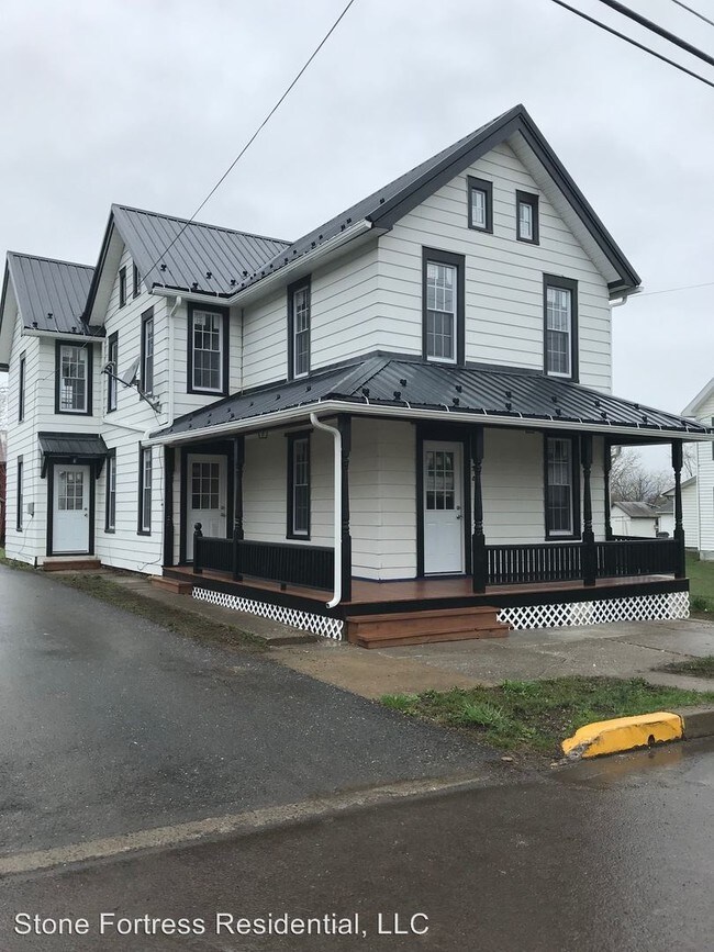 Building Photo - 138 Main St