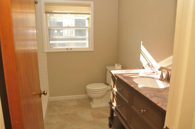 Photo - 312 S 7th St Apartments