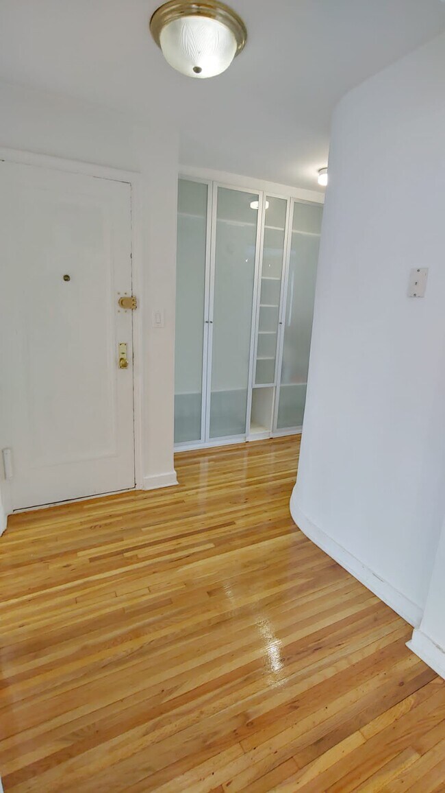 Building Photo - 6609 110th St