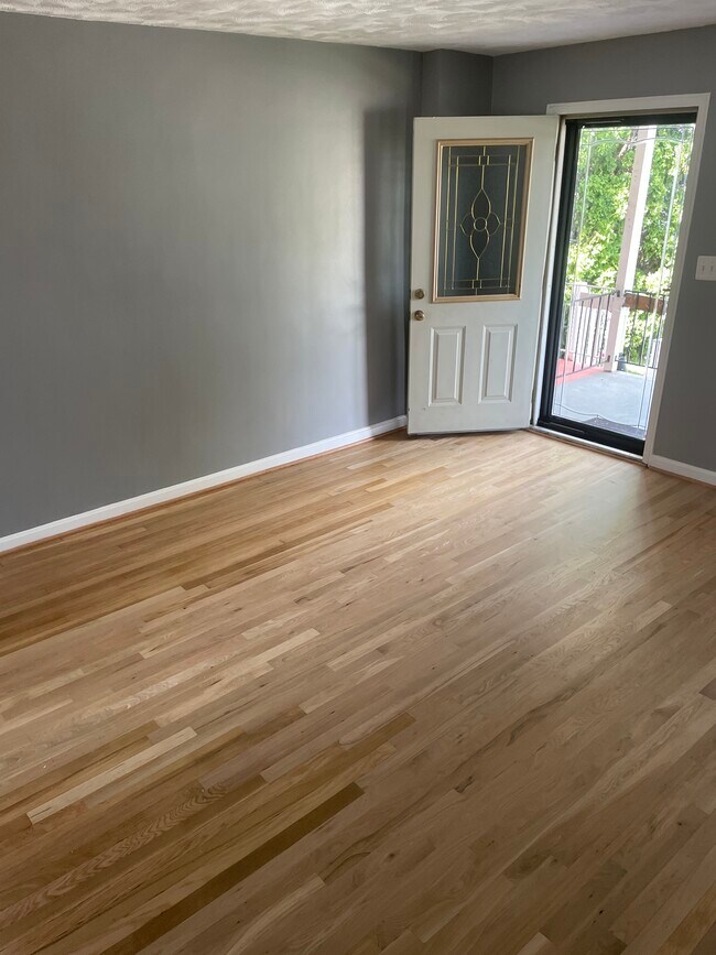 Foto del edificio - 1608 Inverness Ave