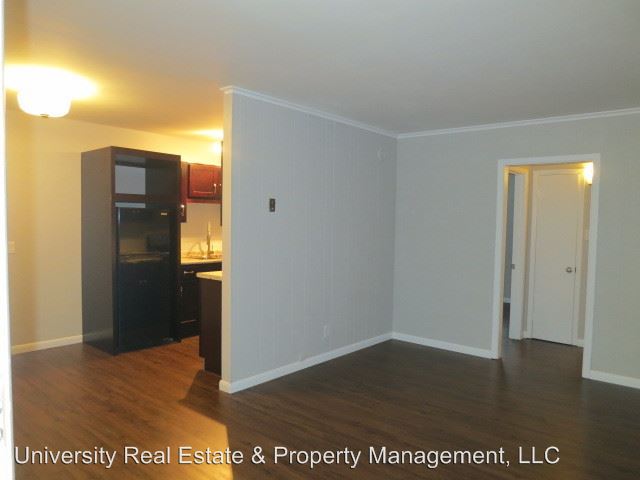 Primary Photo - 2223 Laurel Ave