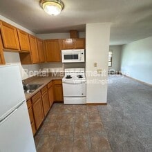 Building Photo - 4615 Tyler St NE