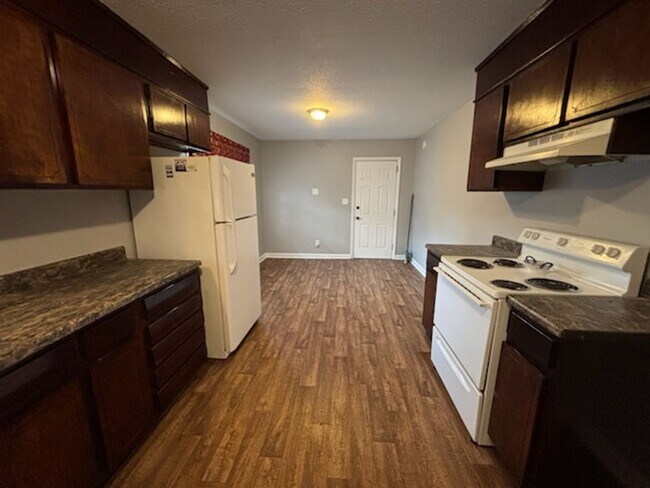 Building Photo - 4060 Legion Rd