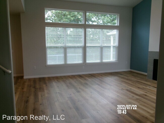 Foto del edificio - 3 br, 2 bath House - 918 Front Ave. NE