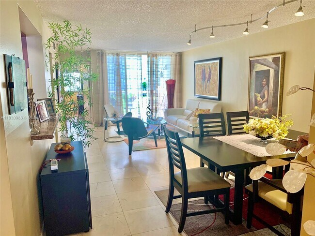 Foto del edificio - 4670 NW 97th Ct