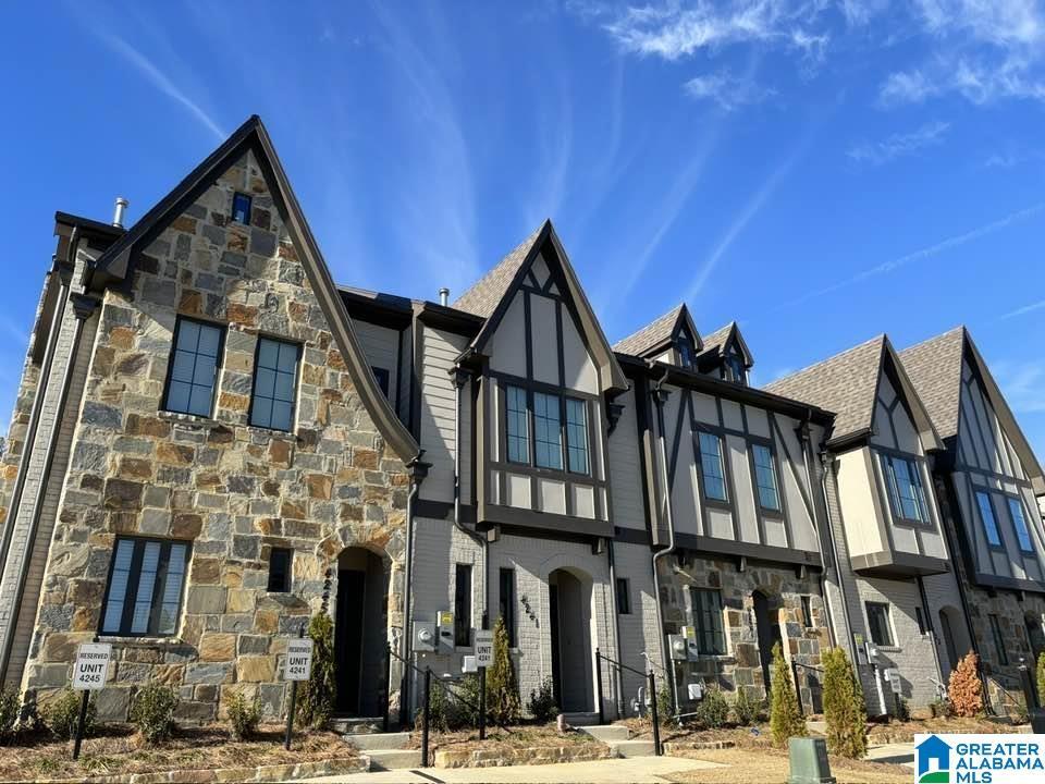 Building Photo - 4241 Lennox Dr